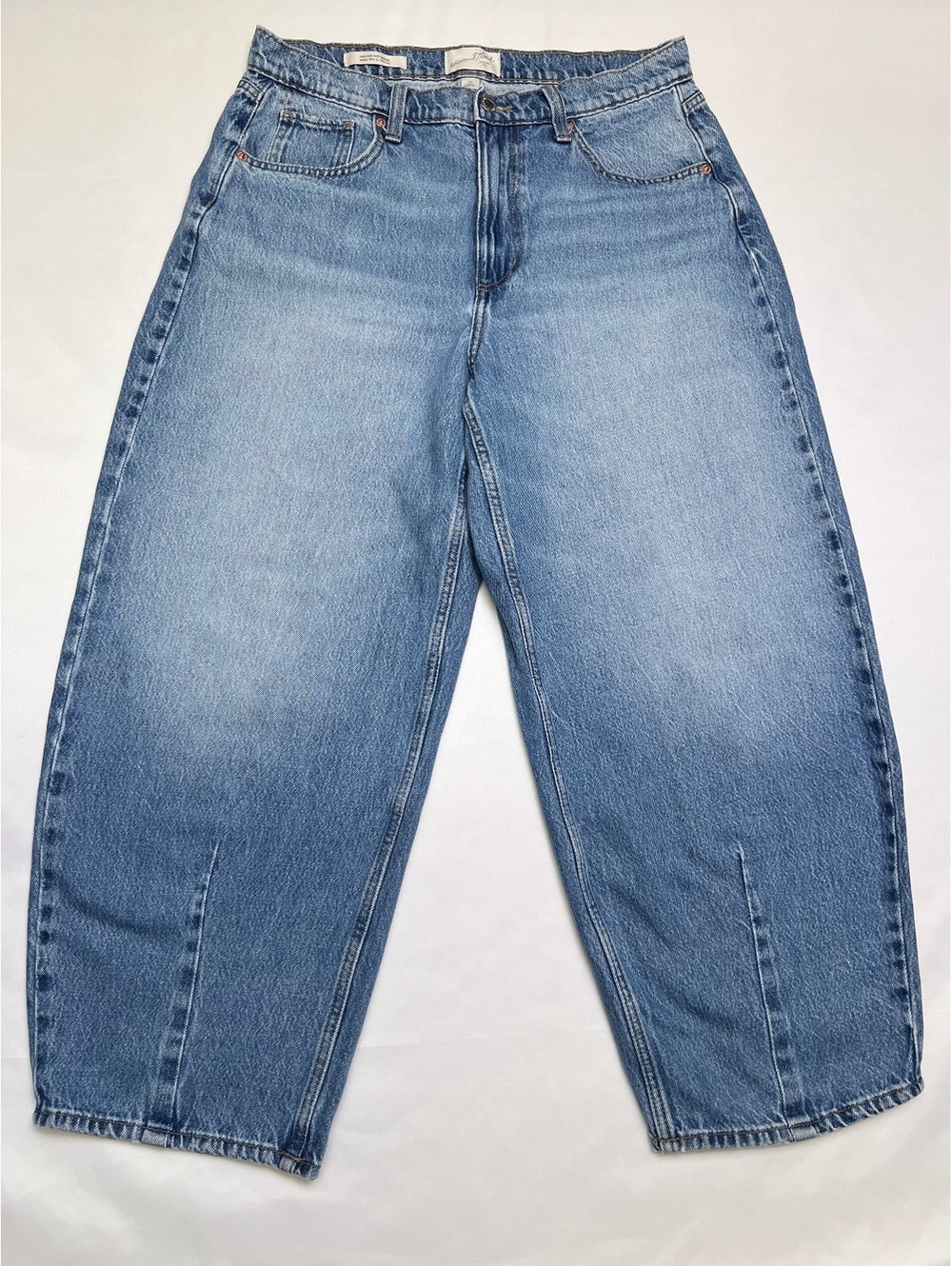 UNIVERSAL THREAD High Rise Easy Barrel Leg Denim Jeans Light Wash Size 10 - Picture 4 of 13